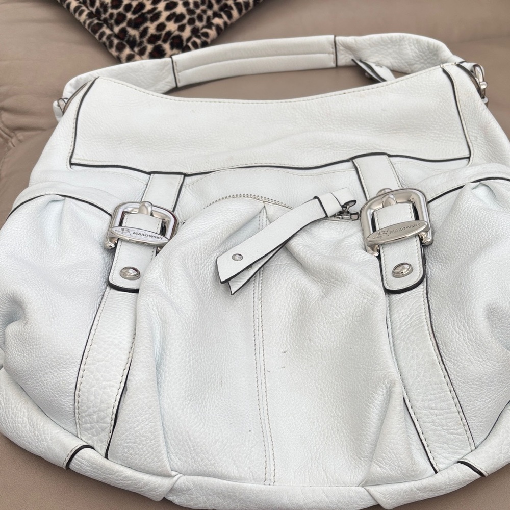 B. Makowsky Elegant White Shoulder Bag